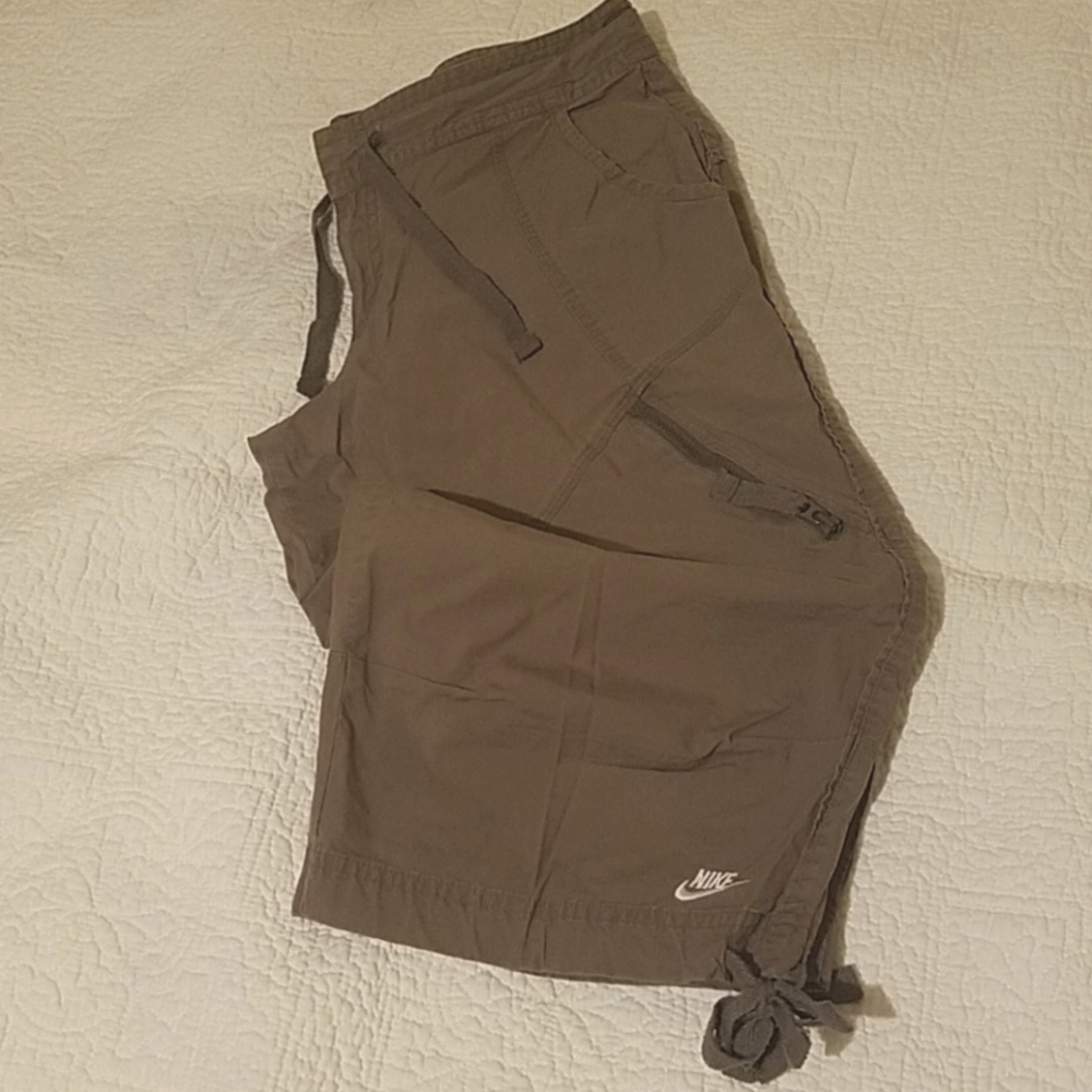 Nike Capri Cropped Pants